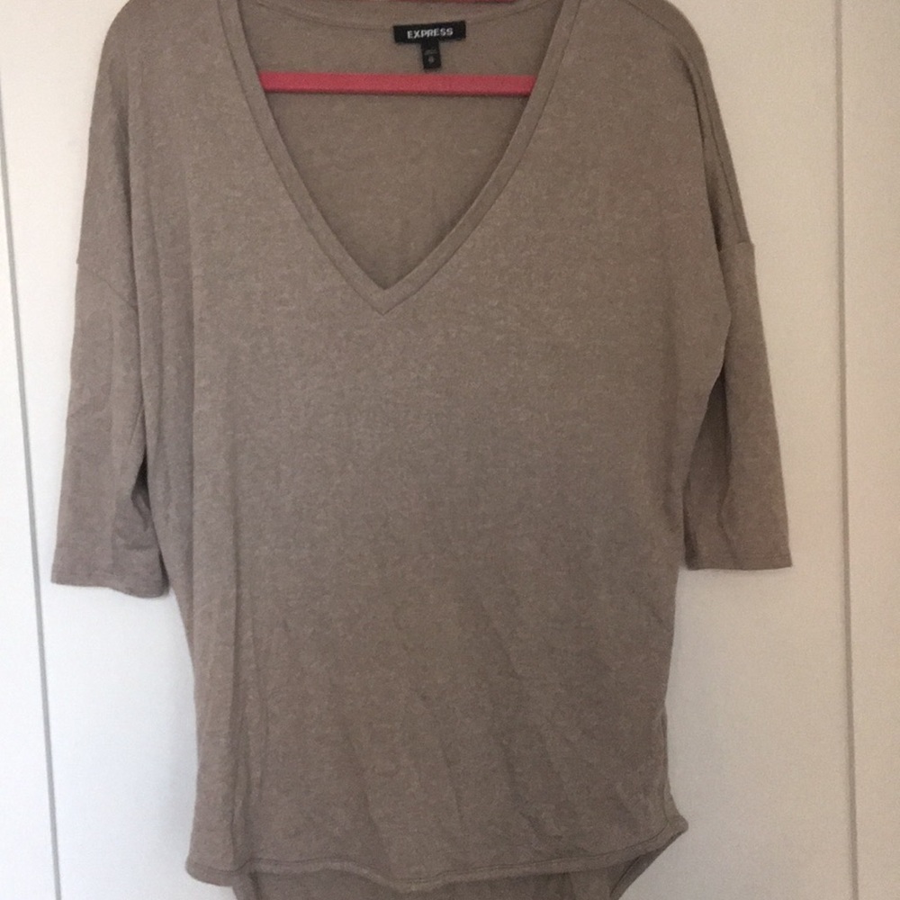 Tan quarter sleeve knit shirt